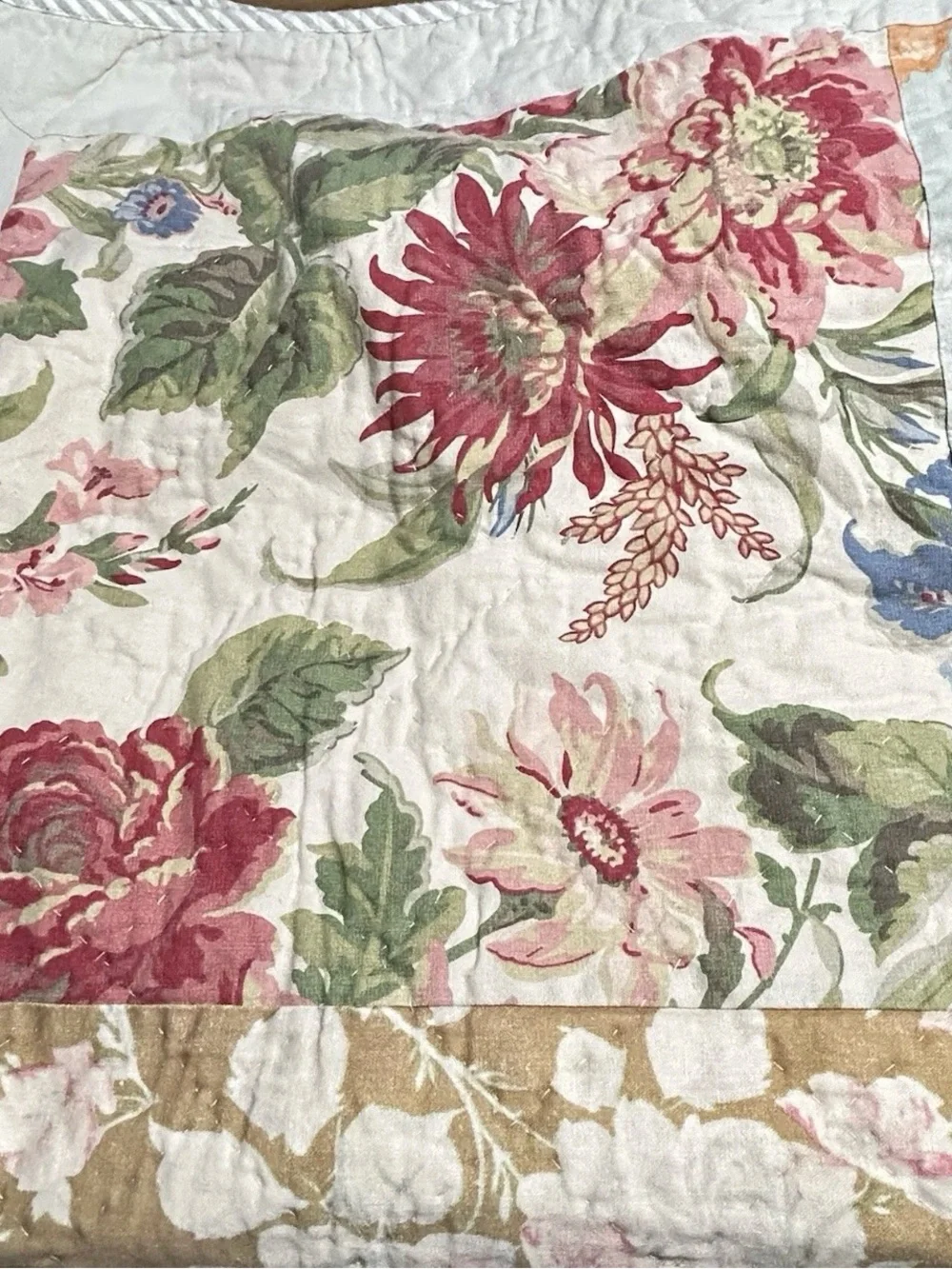 Pottery Barn Carolina Quilt (K) Euro Shams (2) Standard Shams NWT (2)